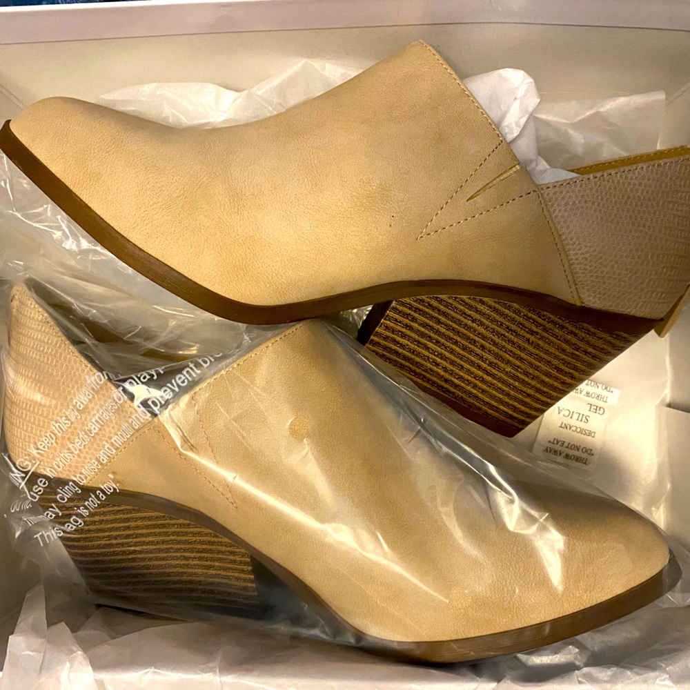 CL by Laundry Fall Heeled Booties